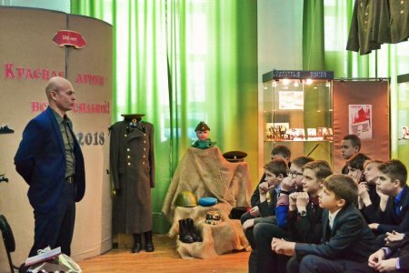Красная Армия всех сильней