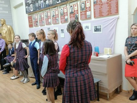 «Сквозь время и расстояние……» «Сквозь время и расстояние……»