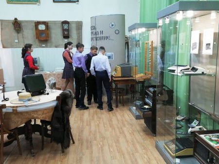 «Сквозь время и расстояние……» «Сквозь время и расстояние……»