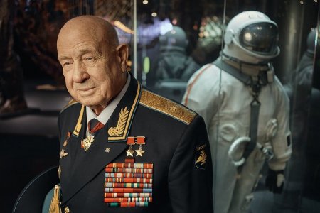 18 марта 1965 года - первый выход человека в открытый космос. 18 марта 1965 года - первый выход человека в открытый космос.