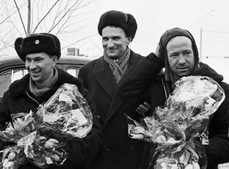 18 марта 1965 года - первый выход человека в открытый космос. 18 марта 1965 года - первый выход человека в открытый космос.