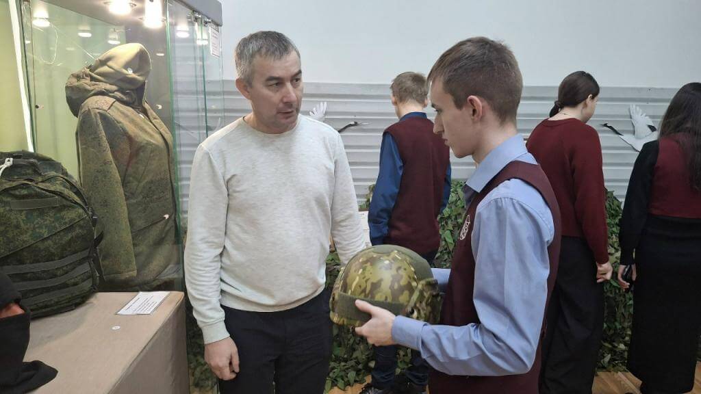 Первые посетители выставки